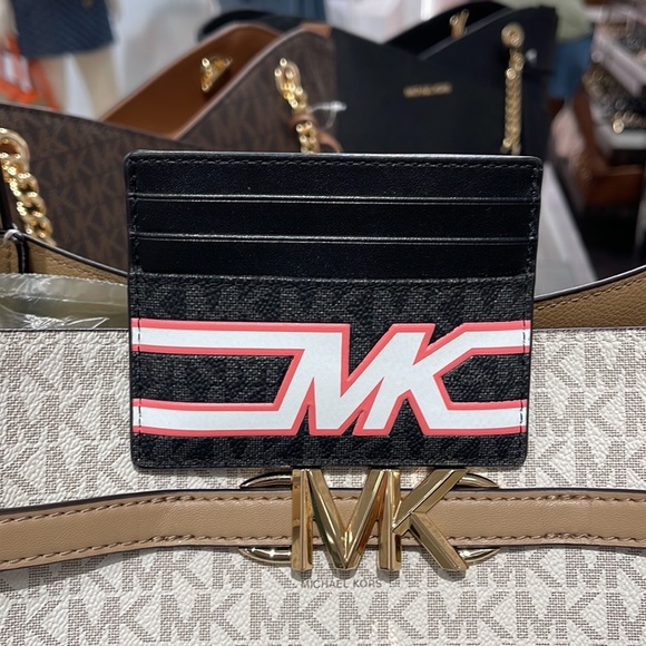 MICHAEL KORS MENS
Cooper Graphic Logo Tall Card Case
Style# 36S3LCOD2B
PINK - Picture 7 of 16